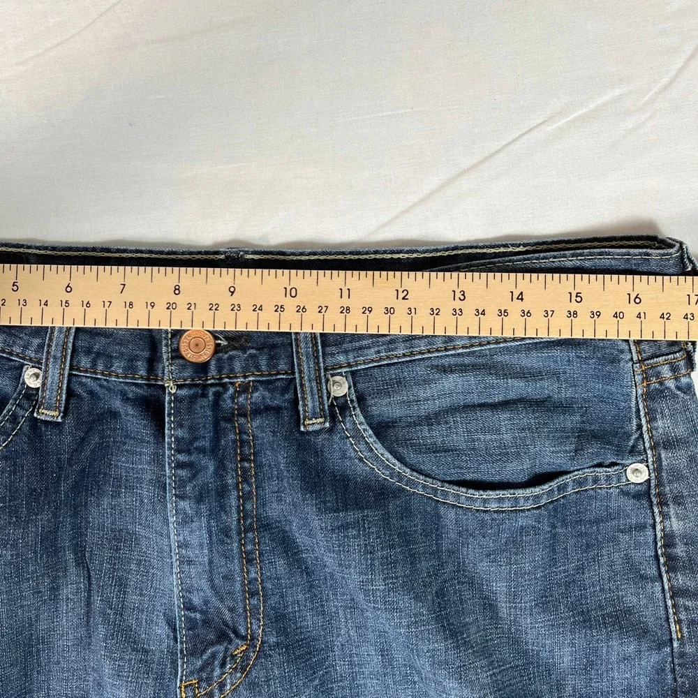 Levi's 514 Straight Fit Jeans Mens 33x30 Blue Excellent Mid Wash Denim Pants